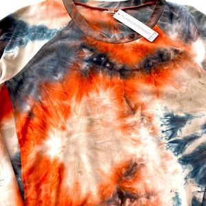 New w/out tags, multi-colored tie dyed sweatshirt! Feels like butter!❤️